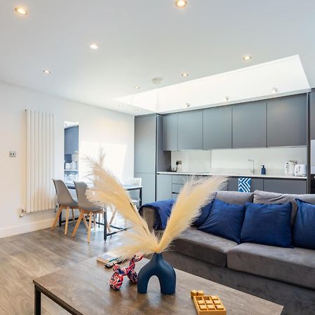 Apartamento Stylish 2-Bed Flat In The Heart Of West Hampstead Londres Exterior foto