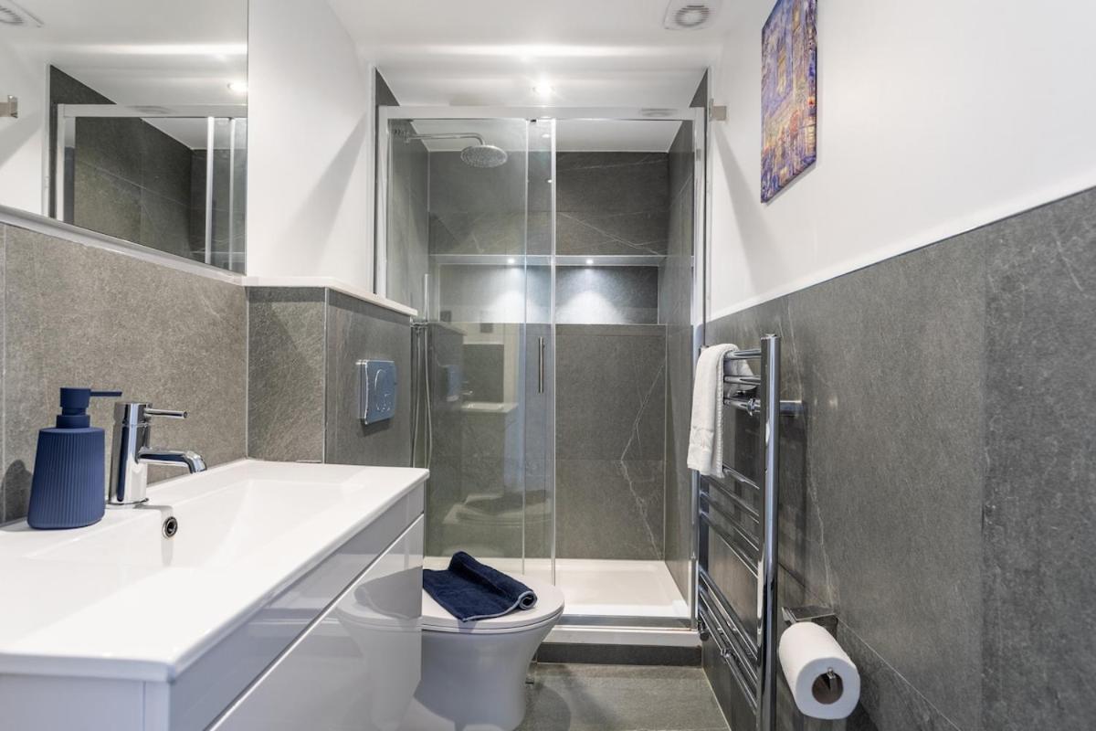 Apartamento Stylish 2-Bed Flat In The Heart Of West Hampstead Londres Exterior foto