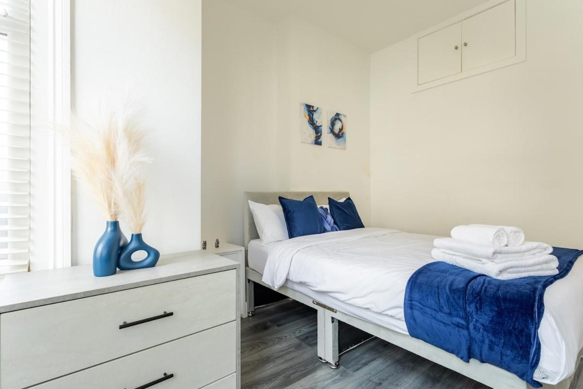 Apartamento Stylish 2-Bed Flat In The Heart Of West Hampstead Londres Exterior foto