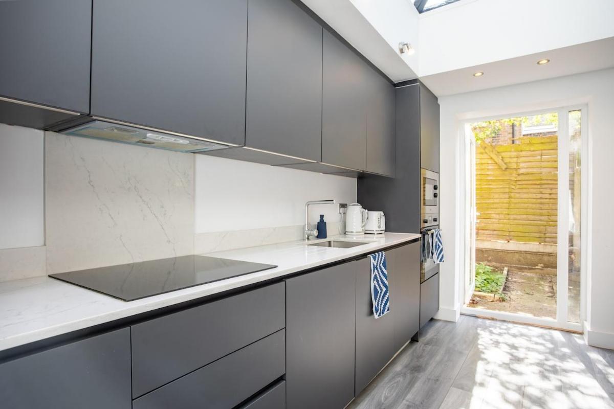 Apartamento Stylish 2-Bed Flat In The Heart Of West Hampstead Londres Exterior foto