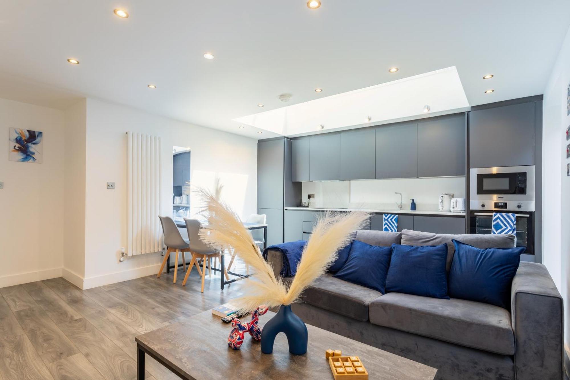 Apartamento Stylish 2-Bed Flat In The Heart Of West Hampstead Londres Exterior foto